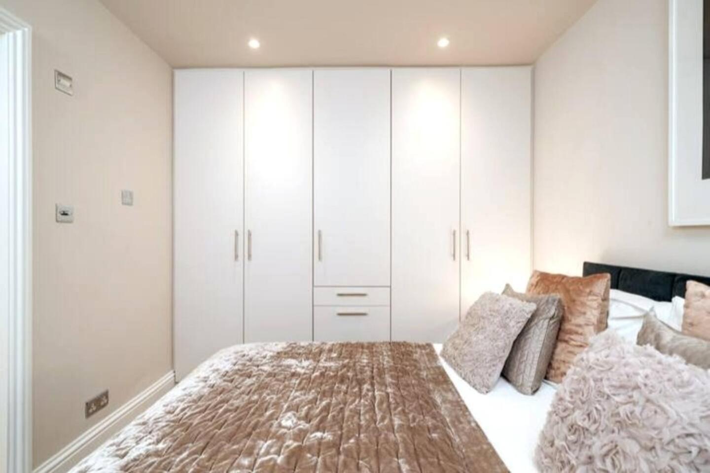Appartement Niru Experience Jewel Of Ifield Road à Londres Extérieur photo