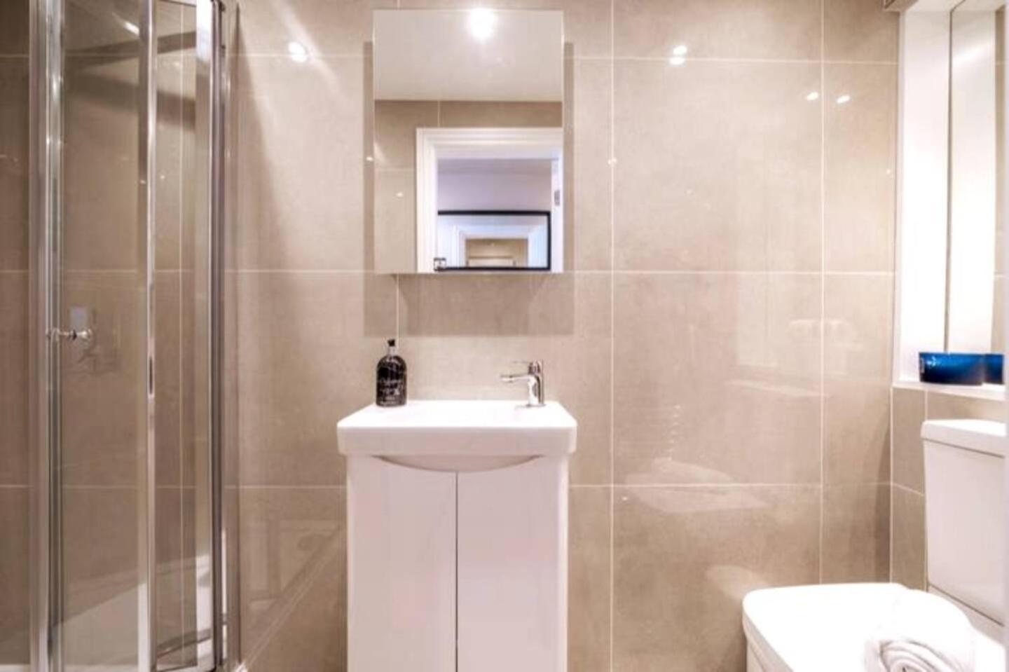 Appartement Niru Experience Jewel Of Ifield Road à Londres Extérieur photo